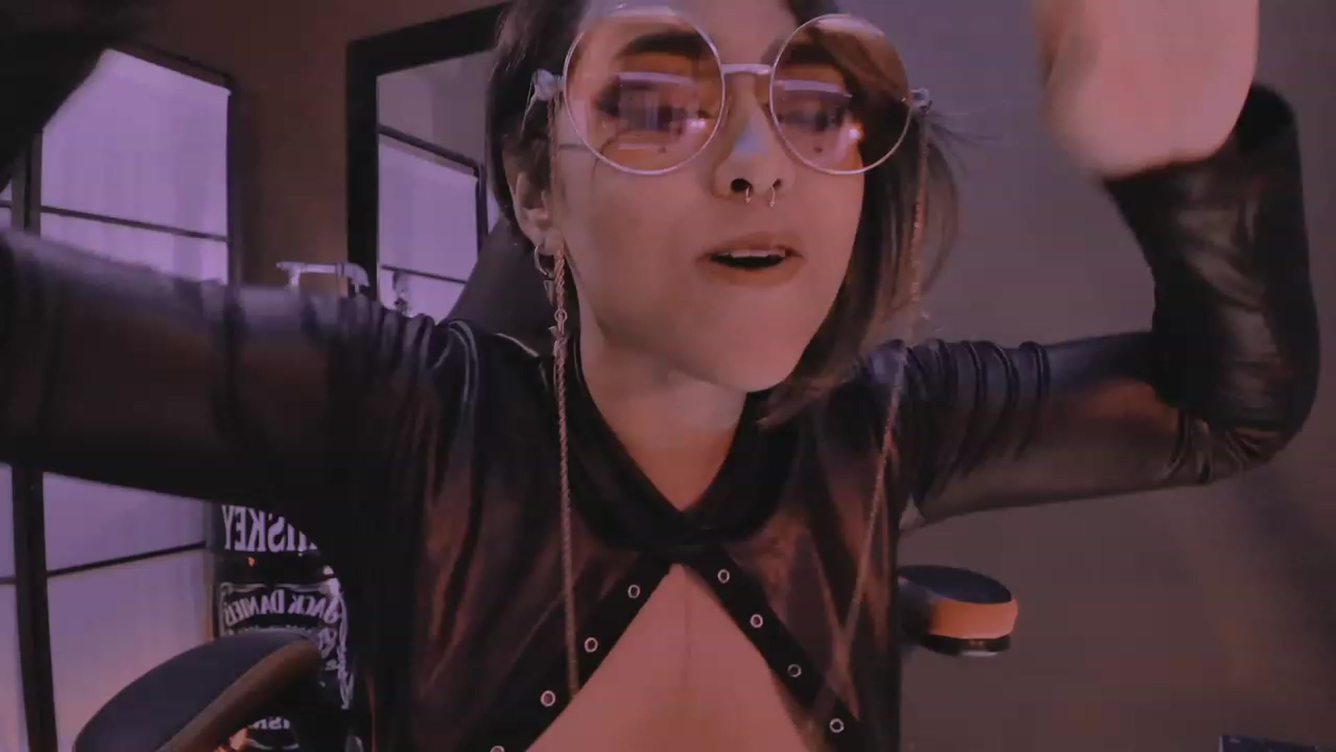 Gallery image thumbnail from AbraxxysRadio's myfreecams stream on, 10/29/2023, 20:11 image 18 of 20