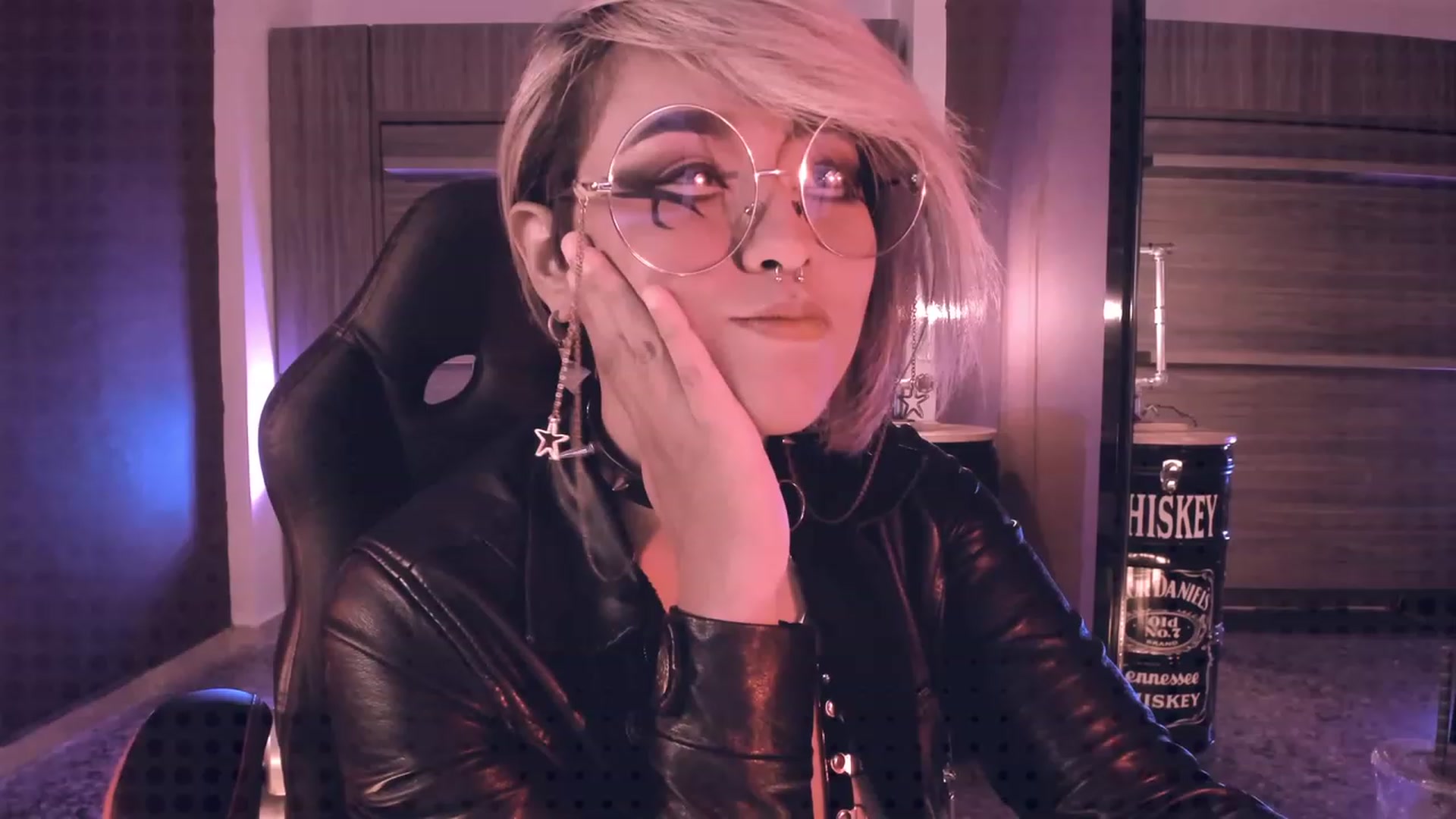 Gallery image thumbnail from AbraxxysRadio's myfreecams stream on, 11/05/2023, 20:12 image 5 of 20