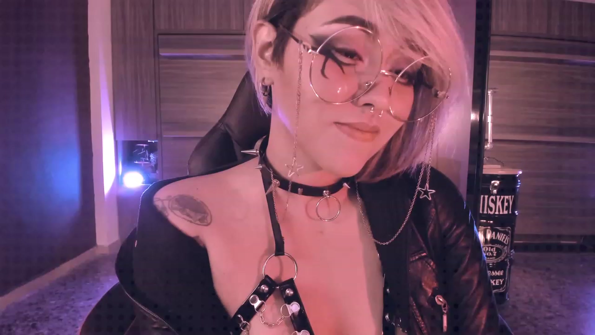 Gallery image thumbnail from AbraxxysRadio's myfreecams stream on, 11/05/2023, 20:12 image 9 of 20