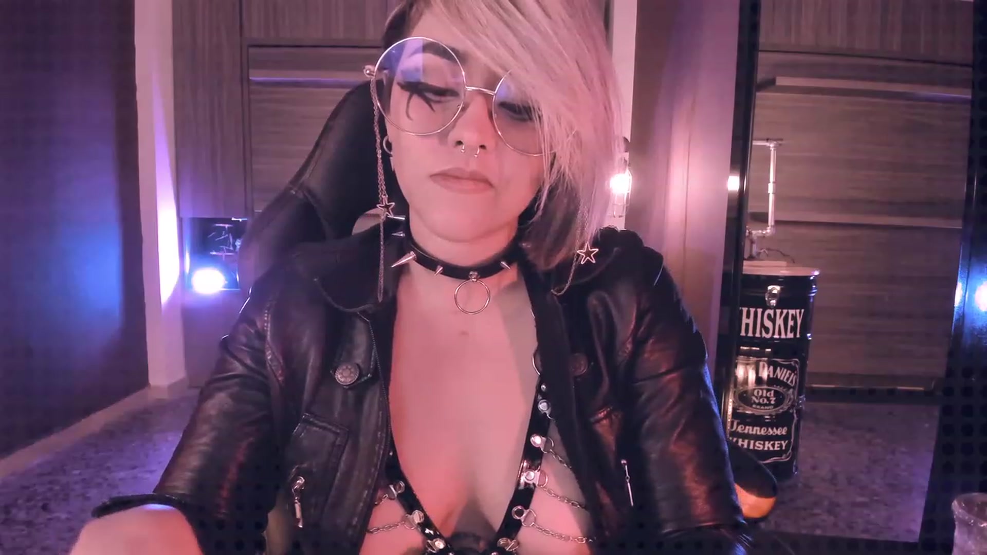Gallery image thumbnail from AbraxxysRadio's myfreecams stream on, 11/05/2023, 20:12 image 17 of 20