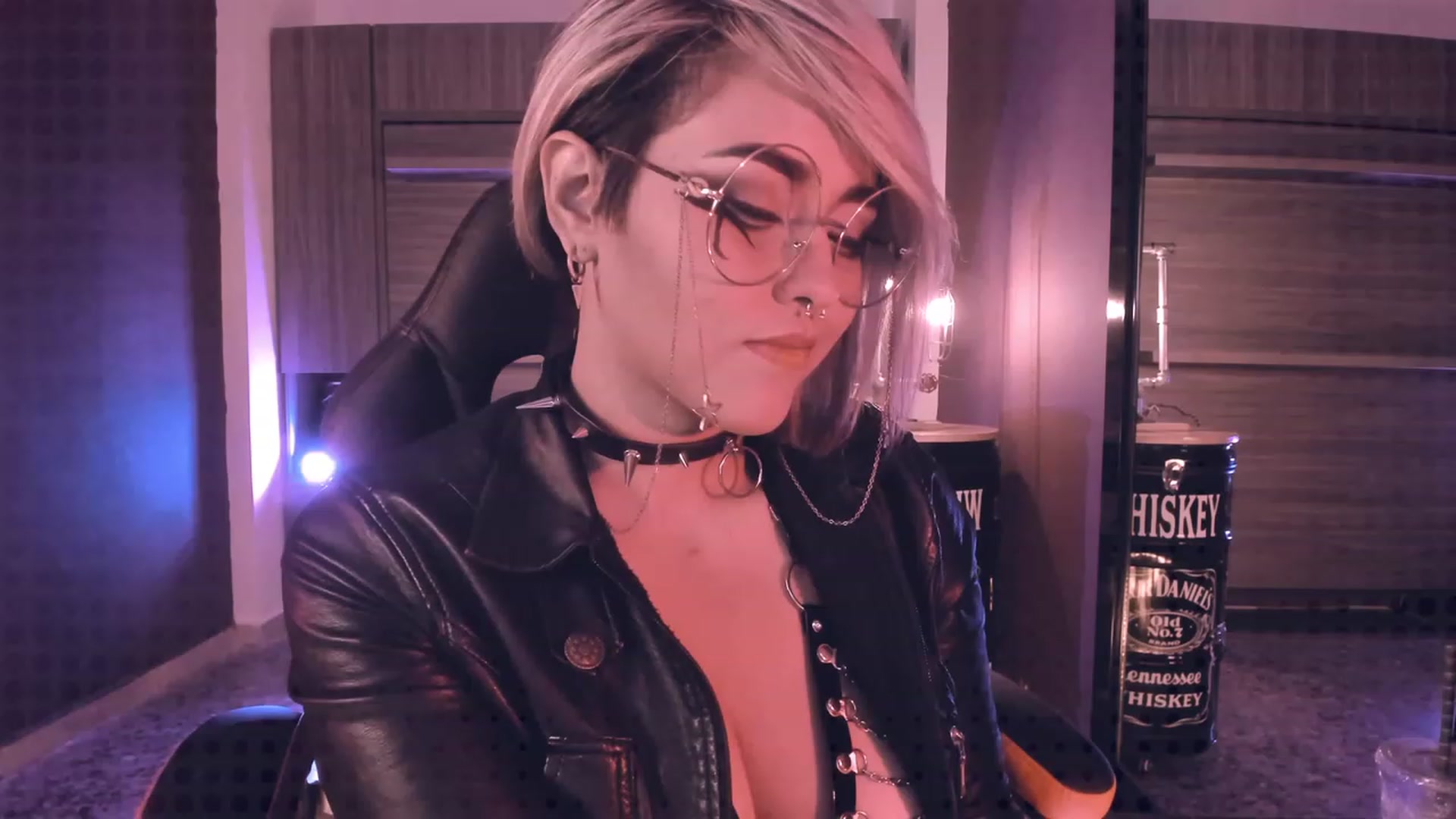 Gallery image thumbnail from AbraxxysRadio's myfreecams stream on, 11/05/2023, 20:12 image 6 of 20