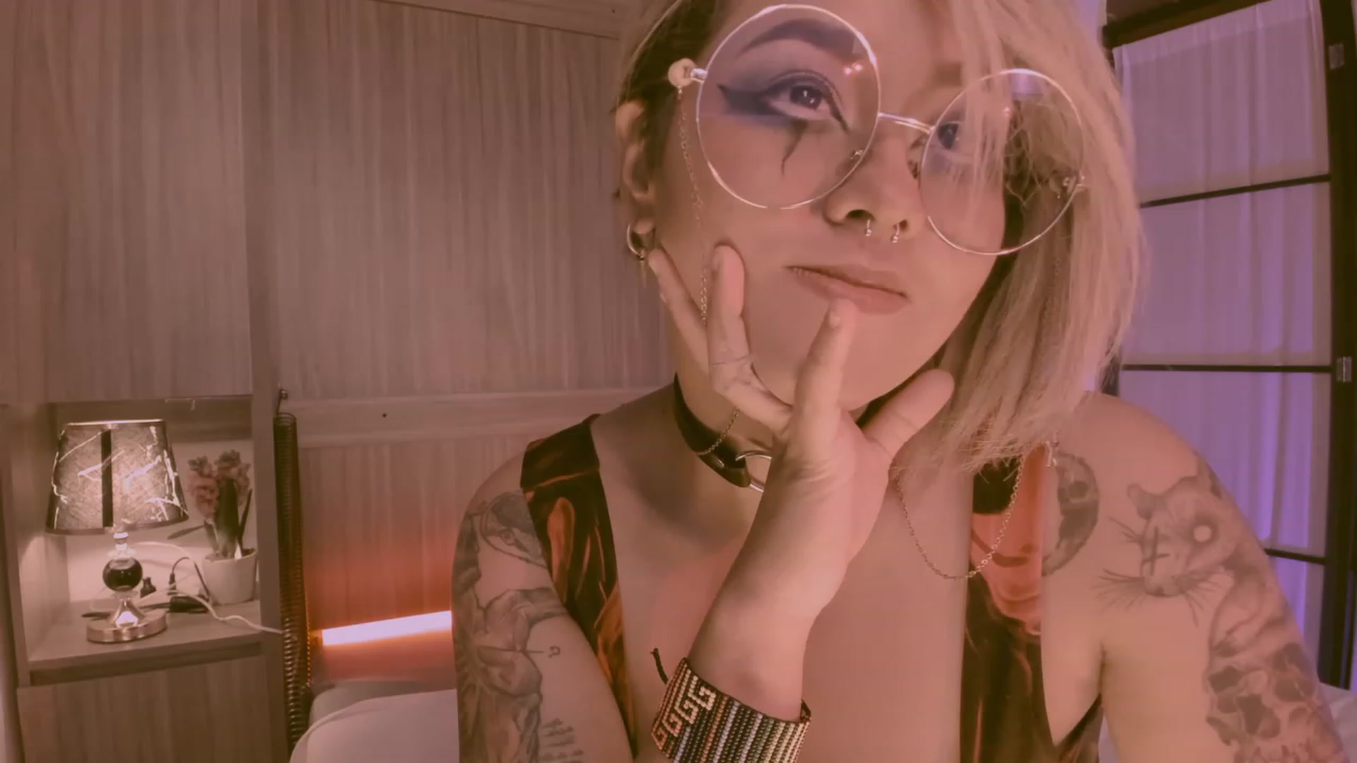 Gallery image thumbnail from AbraxxysRadio's myfreecams stream on, 11/10/2023, 24:18 image 18 of 20