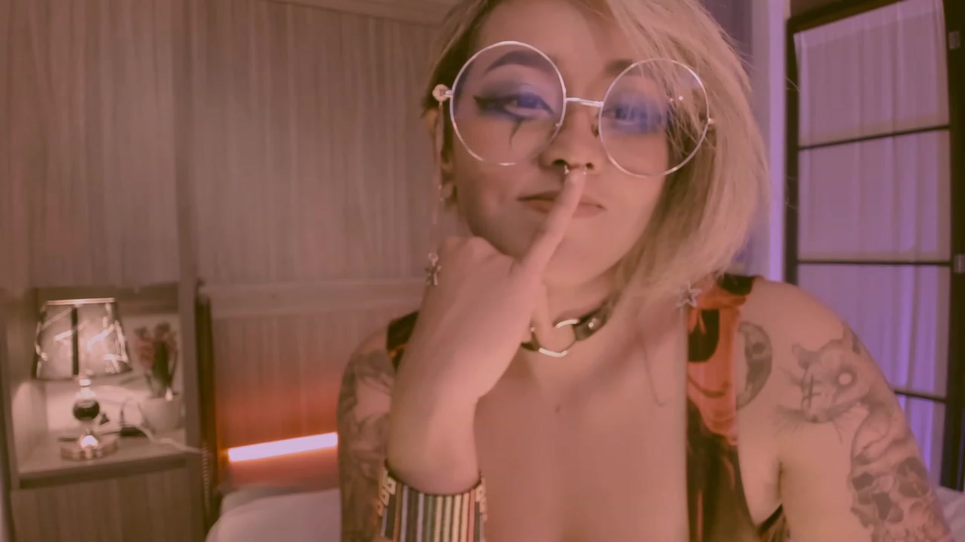 Gallery image thumbnail from AbraxxysRadio's myfreecams stream on, 11/10/2023, 24:19 image 8 of 20