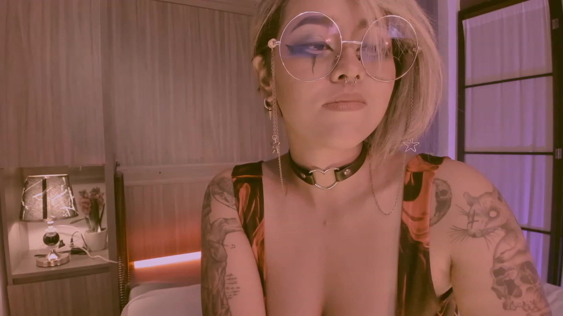 Gallery image thumbnail from AbraxxysRadio's myfreecams stream on, 11/10/2023, 24:19 image 17 of 20