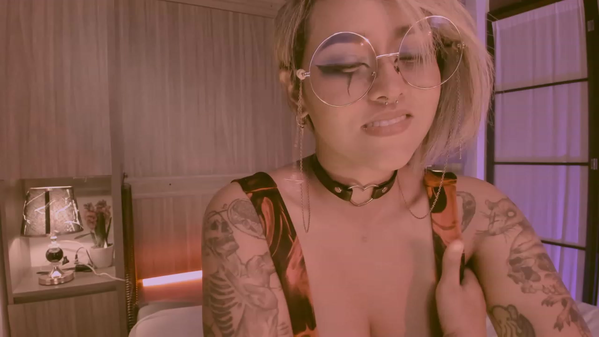 Gallery image thumbnail from AbraxxysRadio's myfreecams stream on, 11/10/2023, 24:19 image 20 of 20