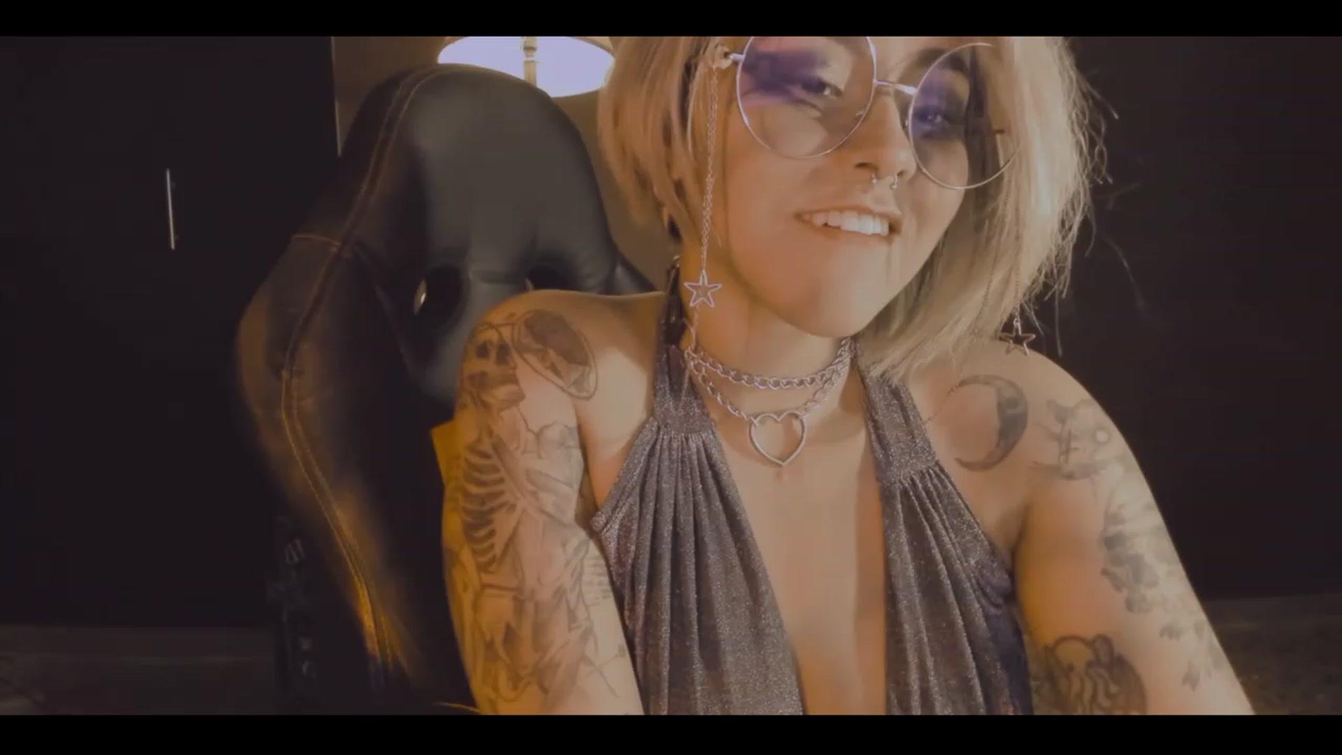Gallery image thumbnail from AbraxxysRadio's myfreecams stream on, 11/11/2023, 23:53 image 7 of 20