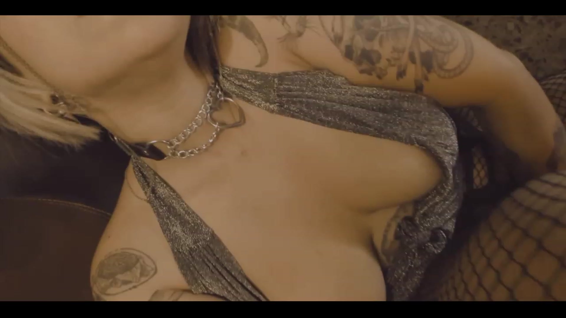 Gallery image thumbnail from AbraxxysRadio's myfreecams stream on, 11/12/2023, 02:31 image 7 of 20
