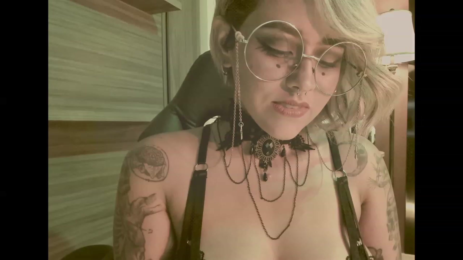 Gallery image thumbnail from AbraxxysRadio's myfreecams stream on, 11/15/2023, 02:19 image 20 of 20