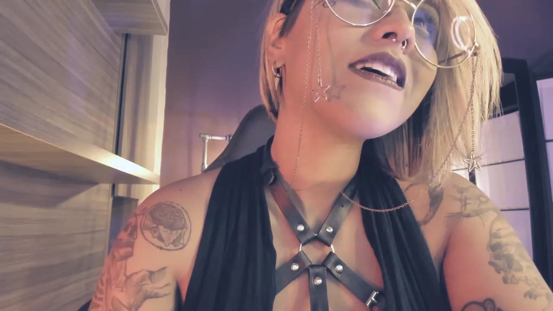Gallery image thumbnail from AbraxxysRadio's myfreecams stream on, 11/16/2023, 24:01 image 20 of 20