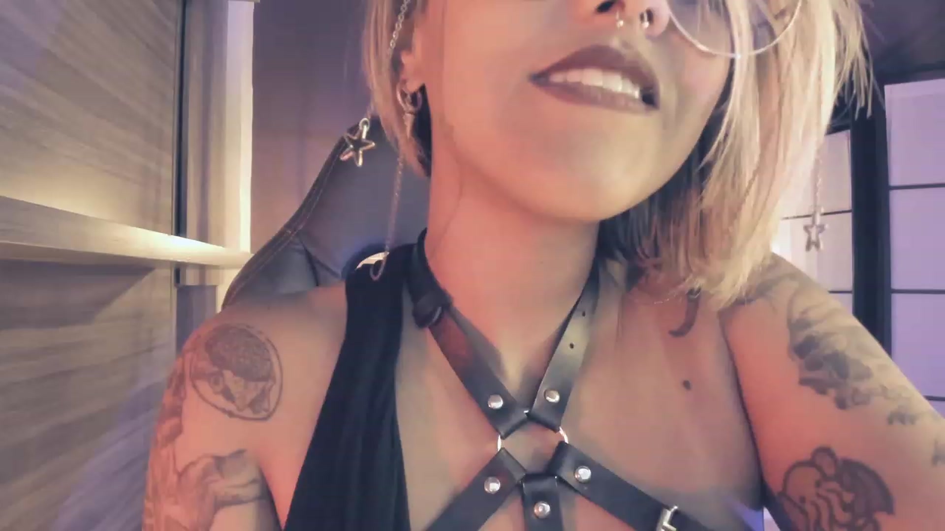 Gallery image thumbnail from AbraxxysRadio's myfreecams stream on, 11/16/2023, 02:41 image 17 of 20
