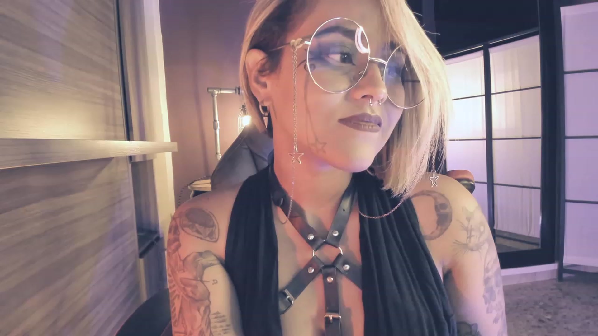 Gallery image thumbnail from AbraxxysRadio's myfreecams stream on, 11/16/2023, 02:41 image 1 of 20