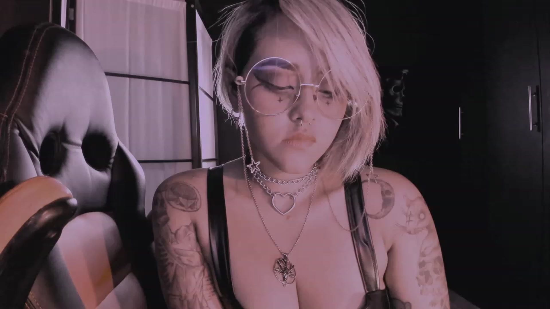 Gallery image thumbnail from AbraxxysRadio's myfreecams stream on, 11/17/2023, 24:00 image 3 of 20