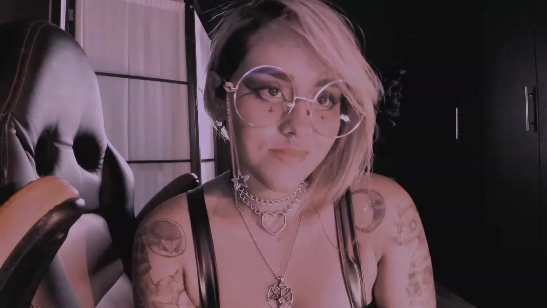 Gallery image thumbnail from AbraxxysRadio's myfreecams stream on, 11/17/2023, 24:00 image 7 of 20