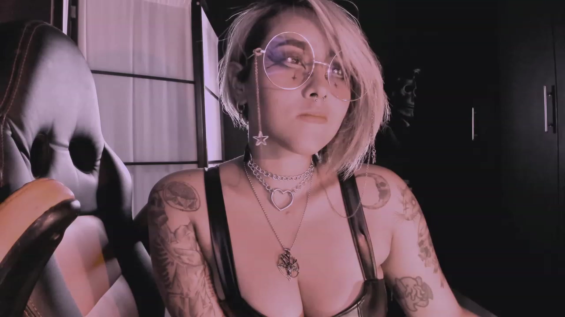 Gallery image thumbnail from AbraxxysRadio's myfreecams stream on, 11/17/2023, 24:00 image 1 of 20