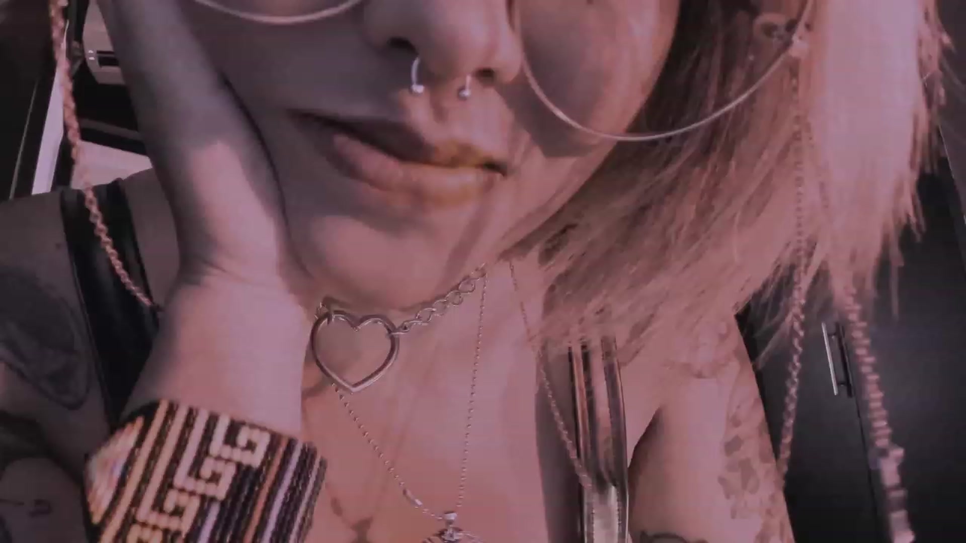 Gallery image thumbnail from AbraxxysRadio's myfreecams stream on, 11/17/2023, 24:00 image 19 of 20