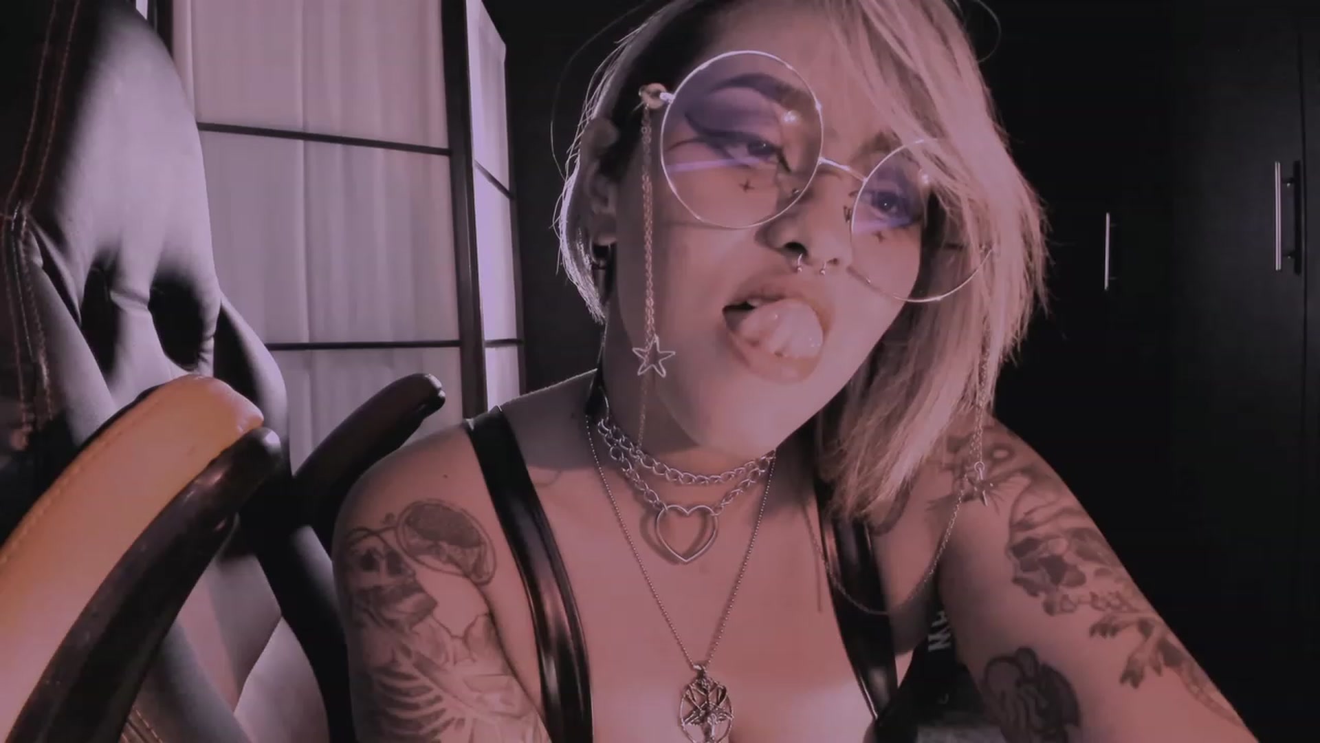 Gallery image thumbnail from AbraxxysRadio's myfreecams stream on, 11/17/2023, 24:00 image 11 of 20