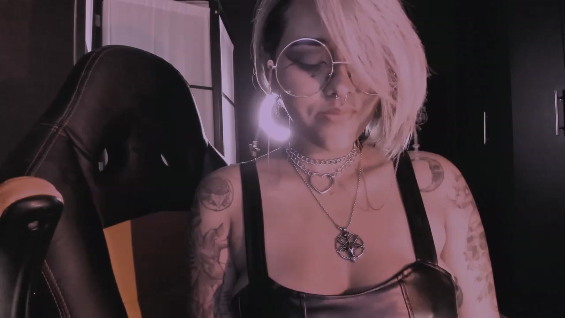 Gallery image thumbnail from AbraxxysRadio's myfreecams stream on, 11/17/2023, 01:51 image 6 of 20