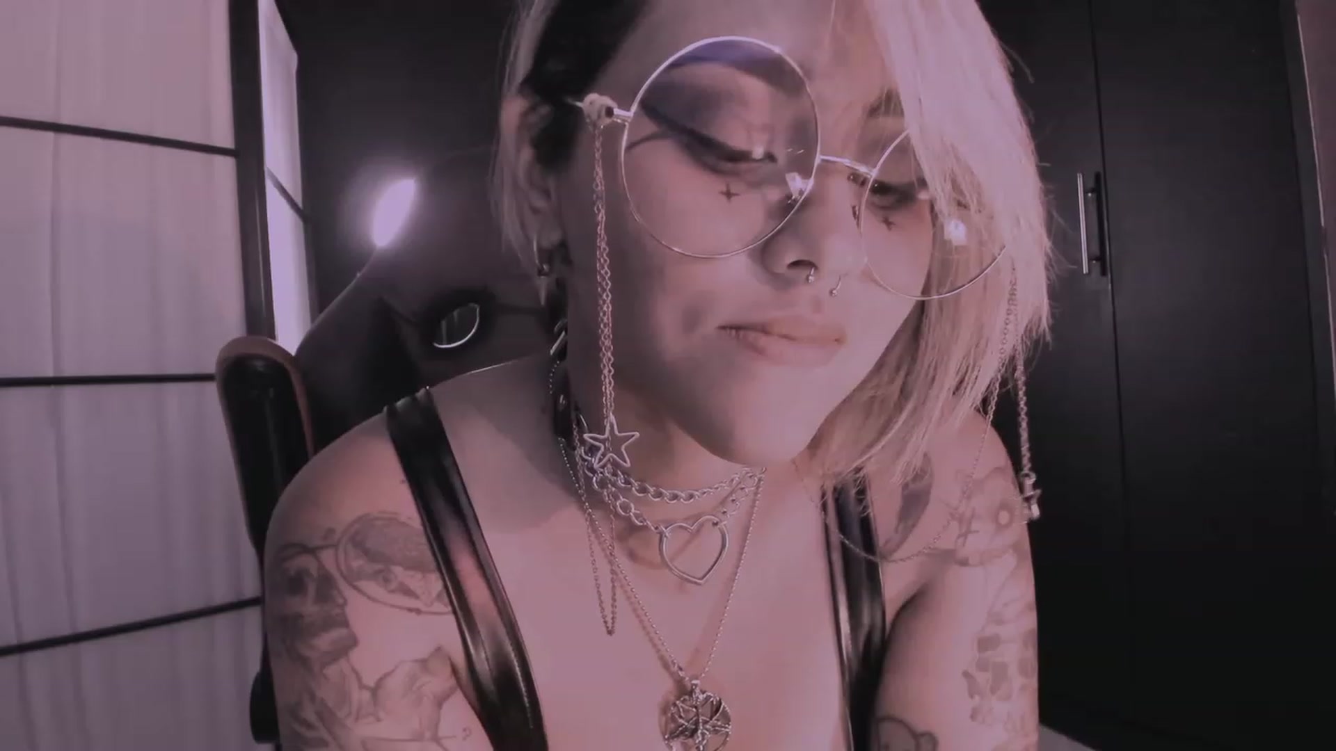 Gallery image thumbnail from AbraxxysRadio's myfreecams stream on, 11/17/2023, 02:19 image 18 of 20
