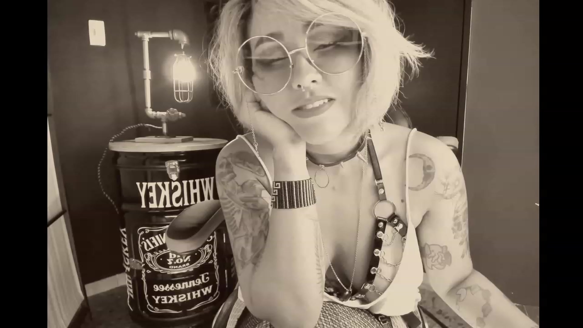 Gallery image thumbnail from AbraxxysRadio's myfreecams stream on, 11/19/2023, 18:02 image 18 of 20
