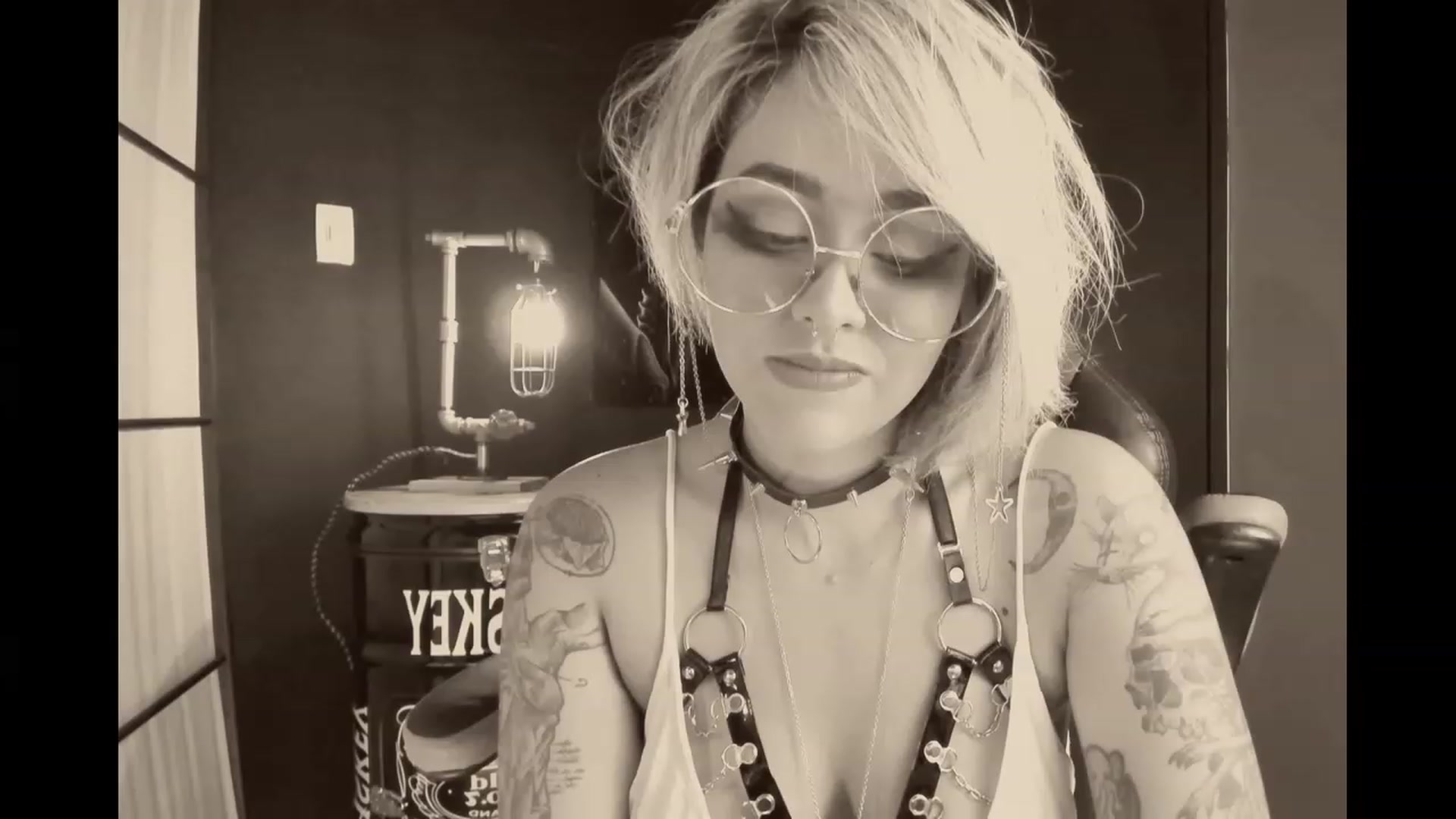 Gallery image thumbnail from AbraxxysRadio's myfreecams stream on, 11/19/2023, 18:02 image 3 of 20