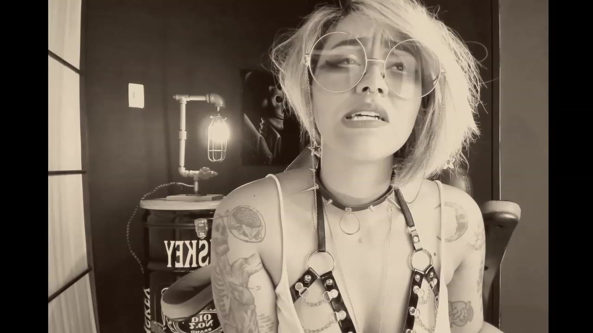 Gallery image thumbnail from AbraxxysRadio's myfreecams stream on, 11/19/2023, 18:02 image 4 of 20