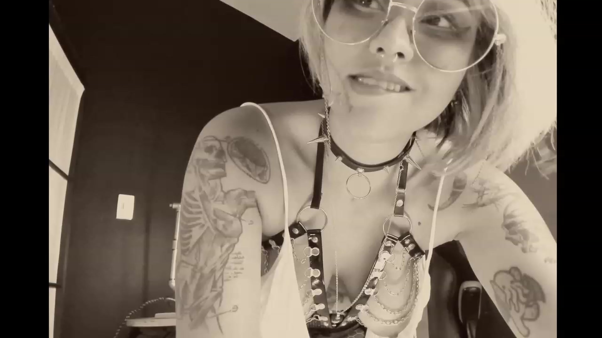 Gallery image thumbnail from AbraxxysRadio's myfreecams stream on, 11/19/2023, 19:32 image 19 of 20