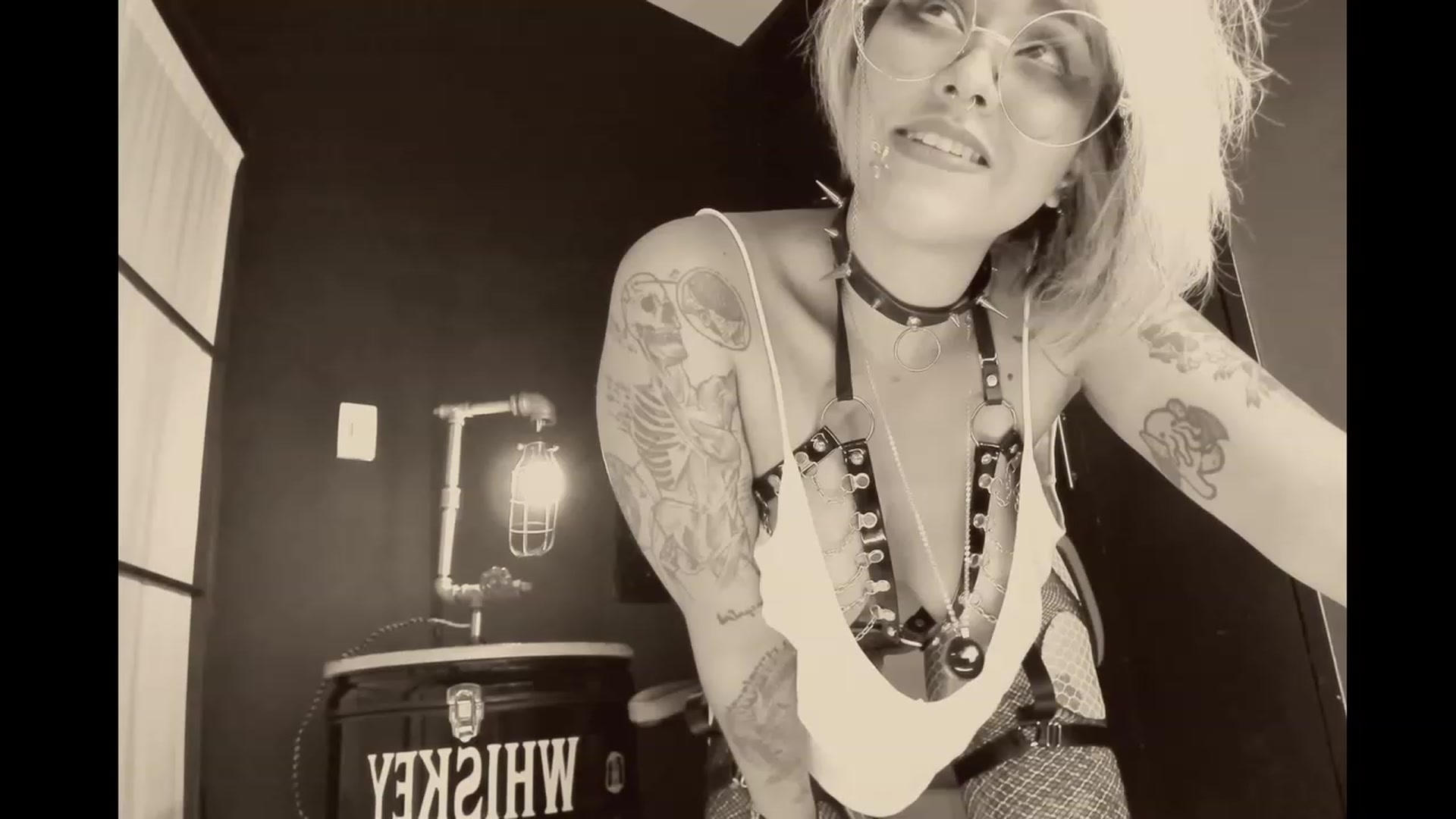Gallery image thumbnail from AbraxxysRadio's myfreecams stream on, 11/19/2023, 19:32 image 3 of 20