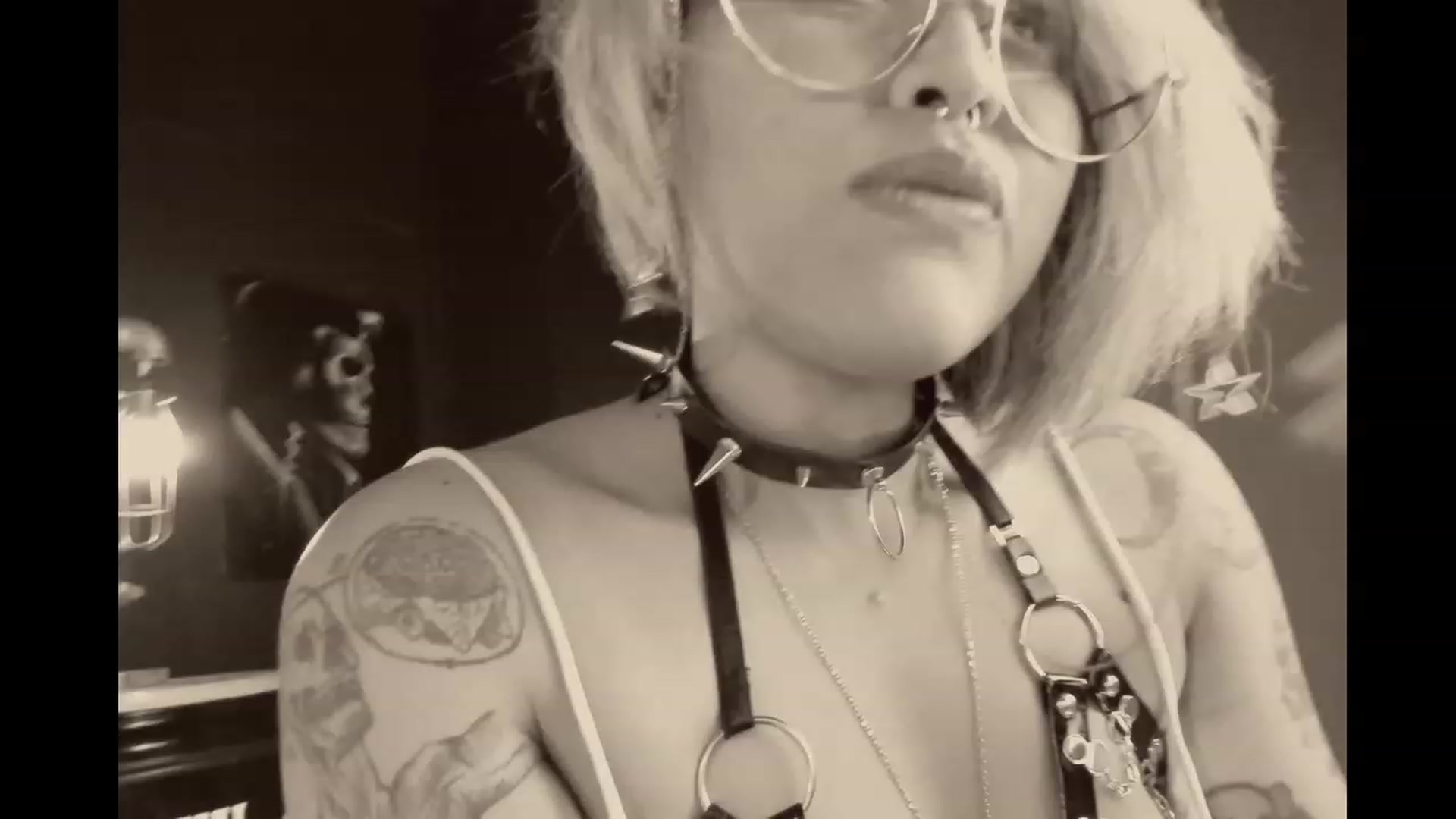 Gallery image thumbnail from AbraxxysRadio's myfreecams stream on, 11/19/2023, 19:32 image 7 of 20