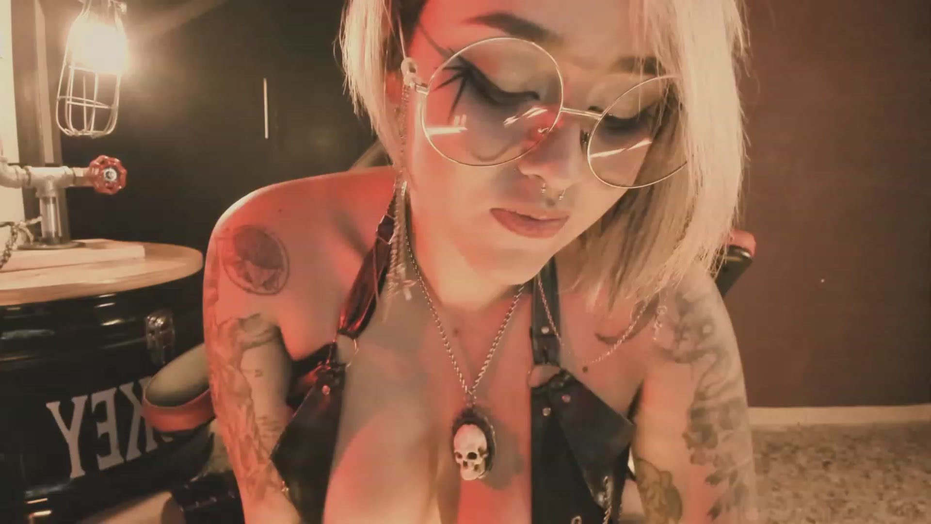 Gallery image thumbnail from AbraxxysRadio's myfreecams stream on, 11/25/2023, 24:25 image 15 of 20