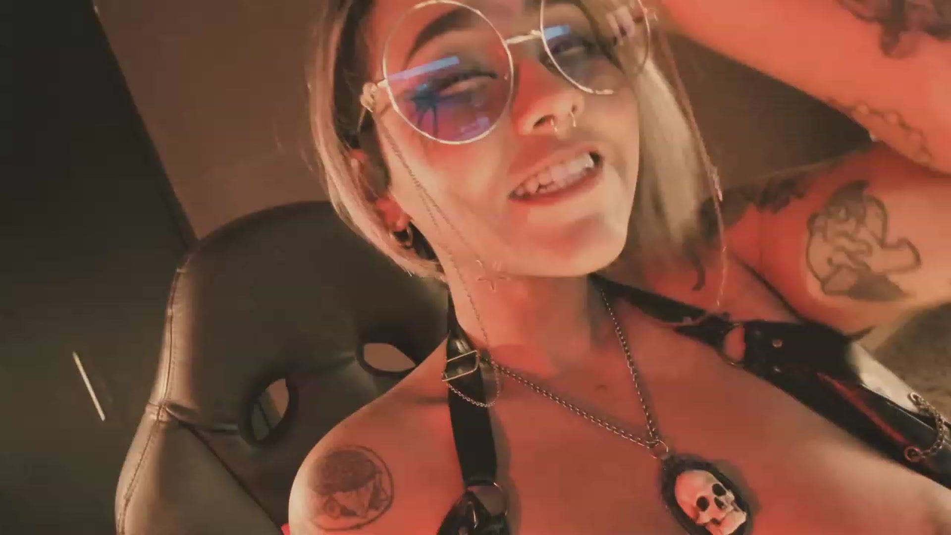 Gallery image thumbnail from AbraxxysRadio's myfreecams stream on, 11/25/2023, 24:25 image 2 of 20