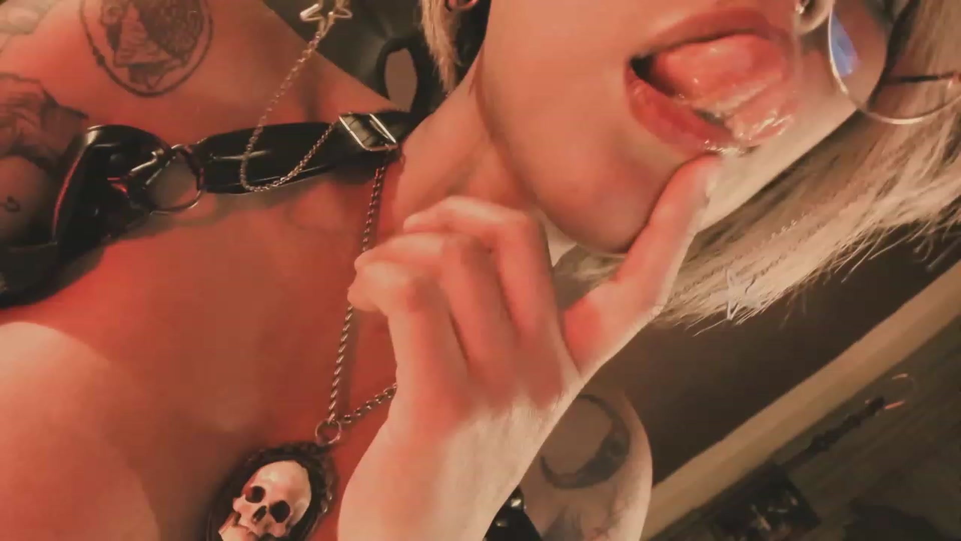 Gallery image thumbnail from AbraxxysRadio's myfreecams stream on, 11/25/2023, 24:25 image 7 of 20