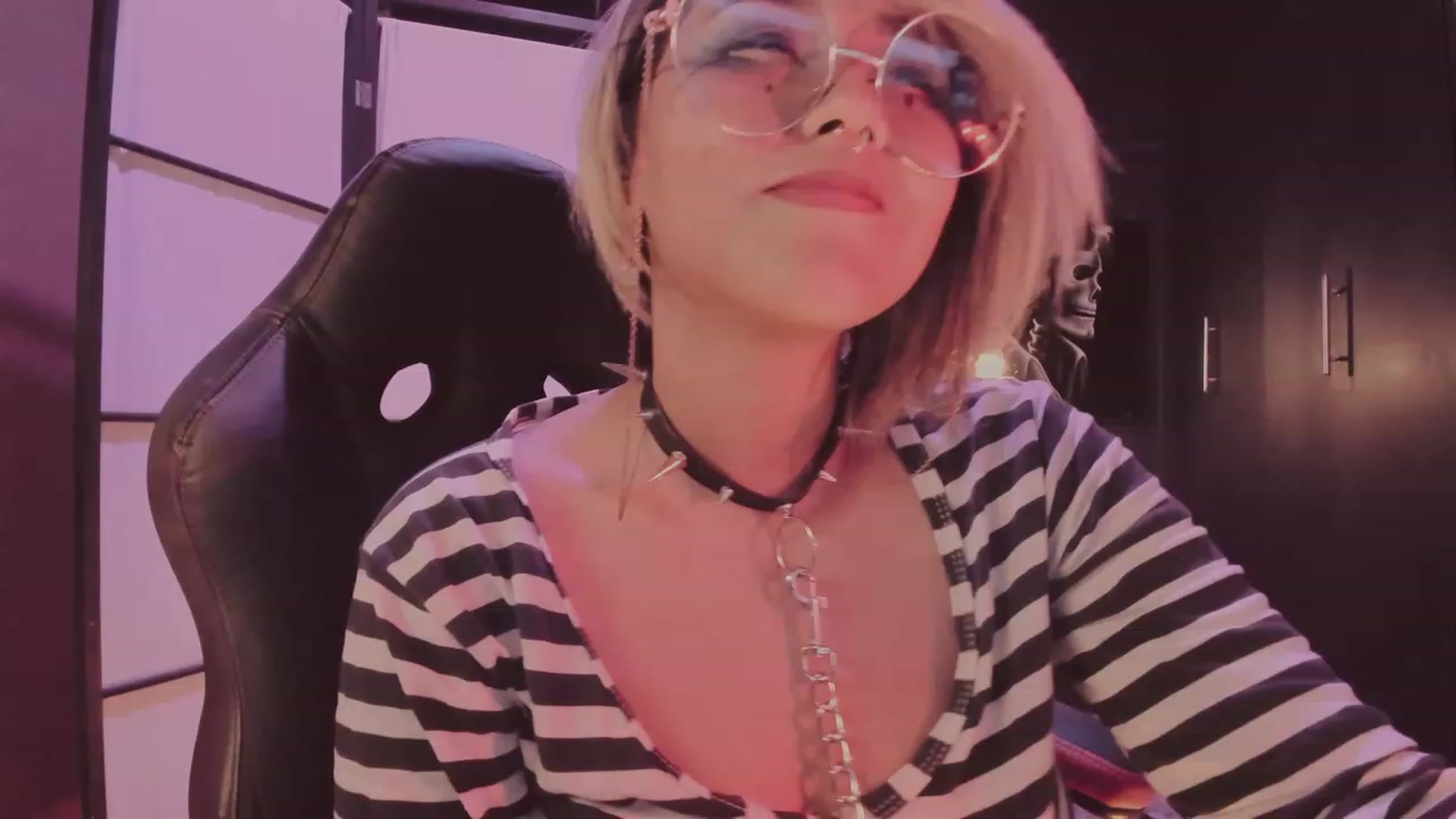 Gallery image thumbnail from AbraxxysRadio's myfreecams stream on, 11/26/2023, 20:19 image 6 of 20