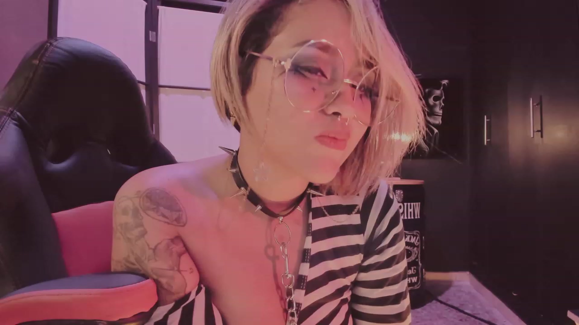 Gallery image thumbnail from AbraxxysRadio's myfreecams stream on, 11/26/2023, 20:19 image 15 of 20