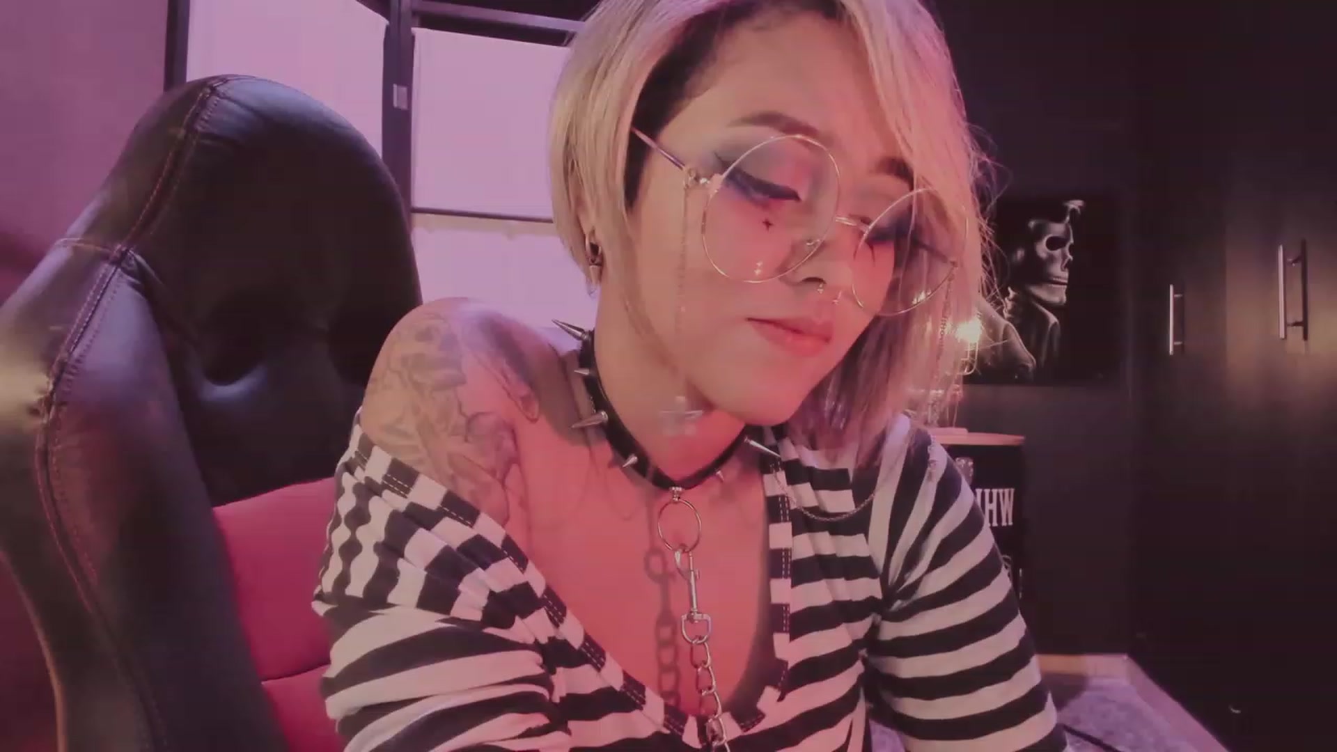 Gallery image thumbnail from AbraxxysRadio's myfreecams stream on, 11/26/2023, 20:19 image 19 of 20