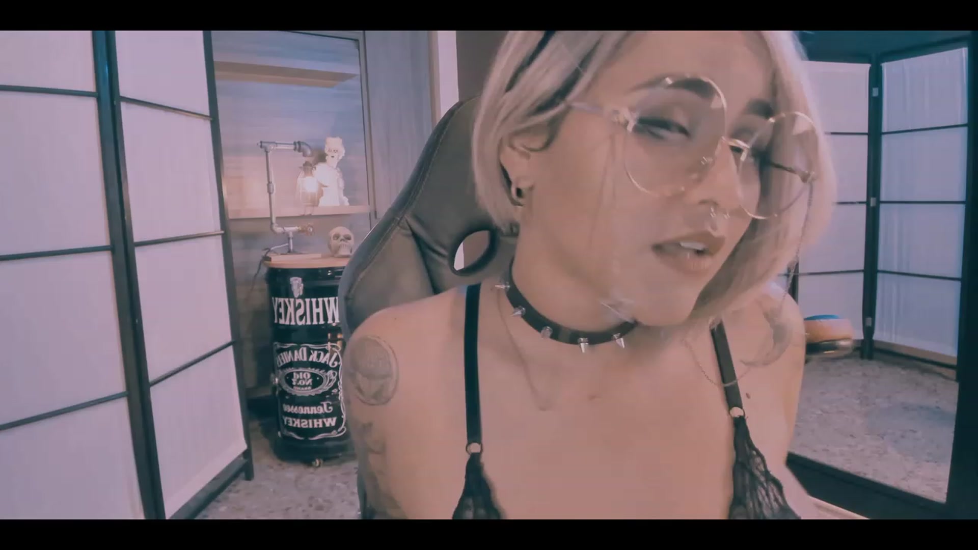 Gallery image thumbnail from AbraxxysRadio's myfreecams stream on, 11/28/2023, 23:37 image 6 of 20