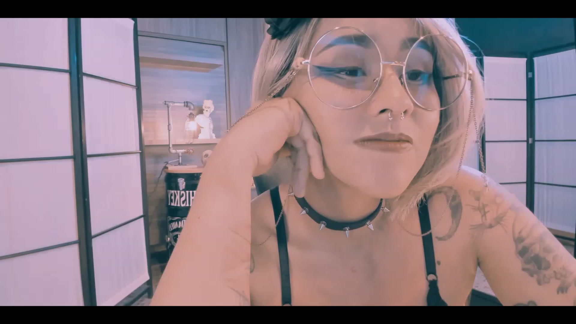Gallery image thumbnail from AbraxxysRadio's myfreecams stream on, 11/28/2023, 23:37 image 1 of 20