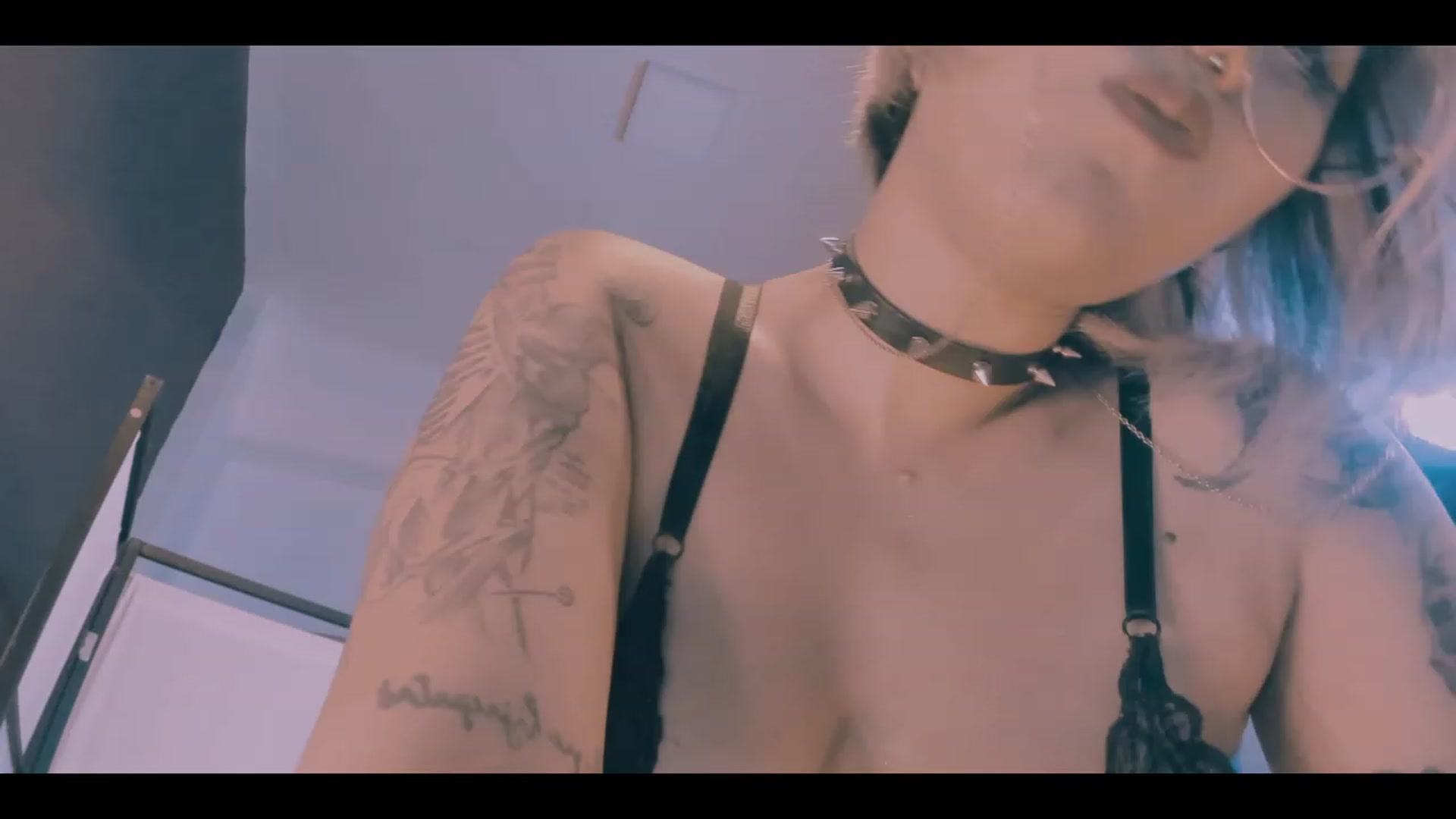 Gallery image thumbnail from AbraxxysRadio's myfreecams stream on, 11/29/2023, 01:38 image 9 of 20