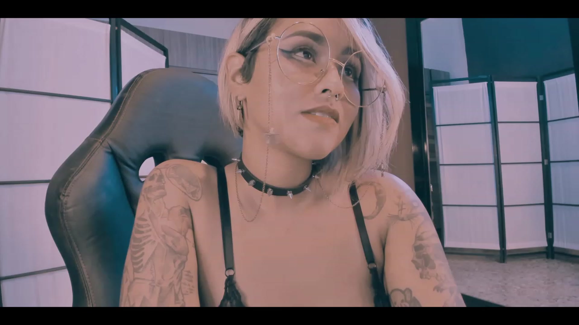Gallery image thumbnail from AbraxxysRadio's myfreecams stream on, 11/29/2023, 01:38 image 19 of 20