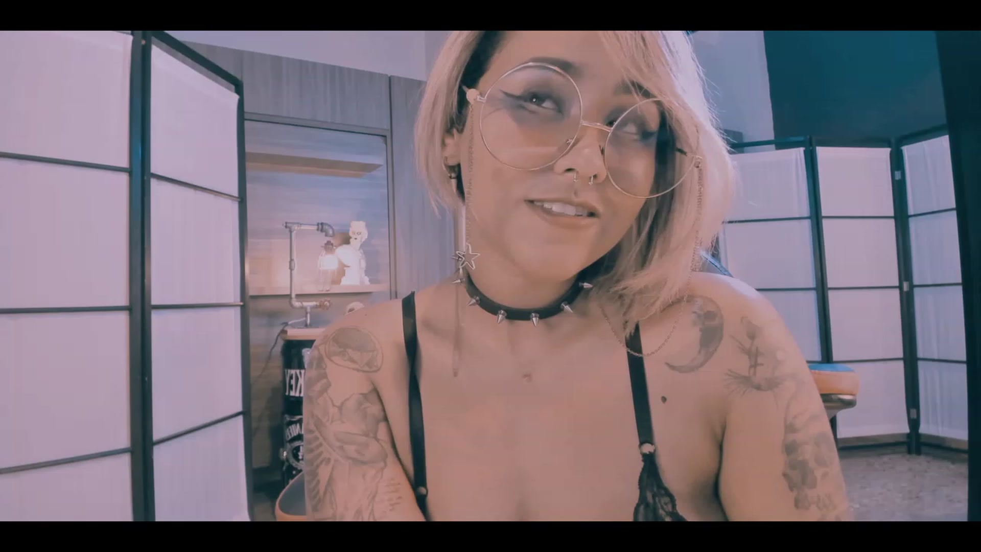 Gallery image thumbnail from AbraxxysRadio's myfreecams stream on, 11/29/2023, 02:35 image 18 of 20