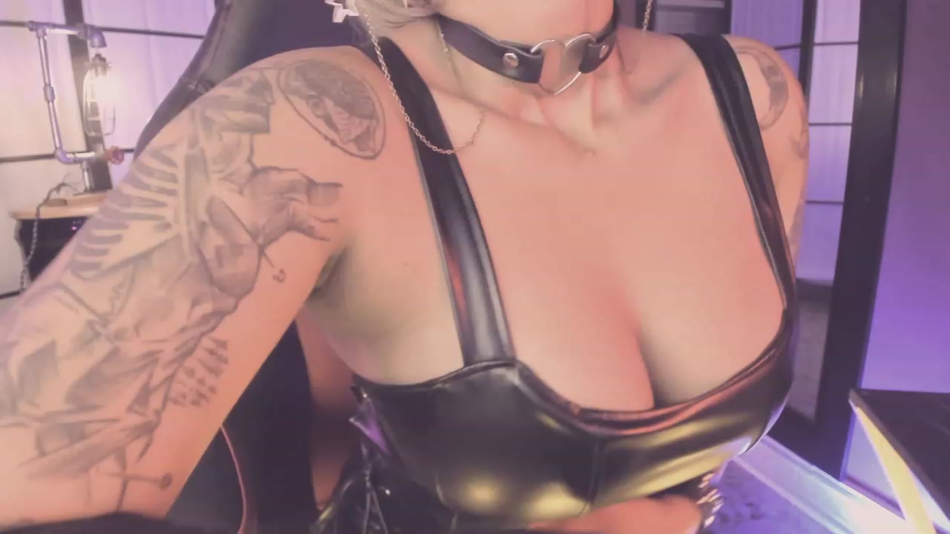 Gallery image thumbnail from AbraxxysRadio's myfreecams stream on, 11/30/2023, 24:01 image 11 of 20