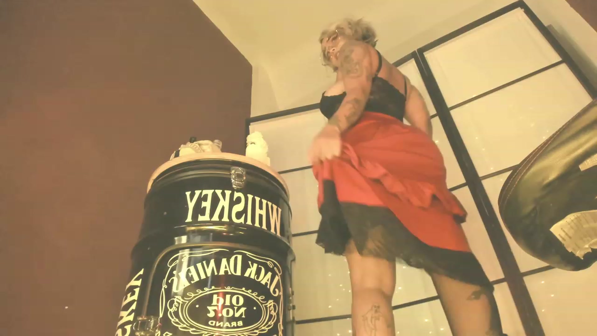 Gallery image thumbnail from AbraxxysRadio's myfreecams stream on, 12/01/2023, 01:26 image 12 of 20