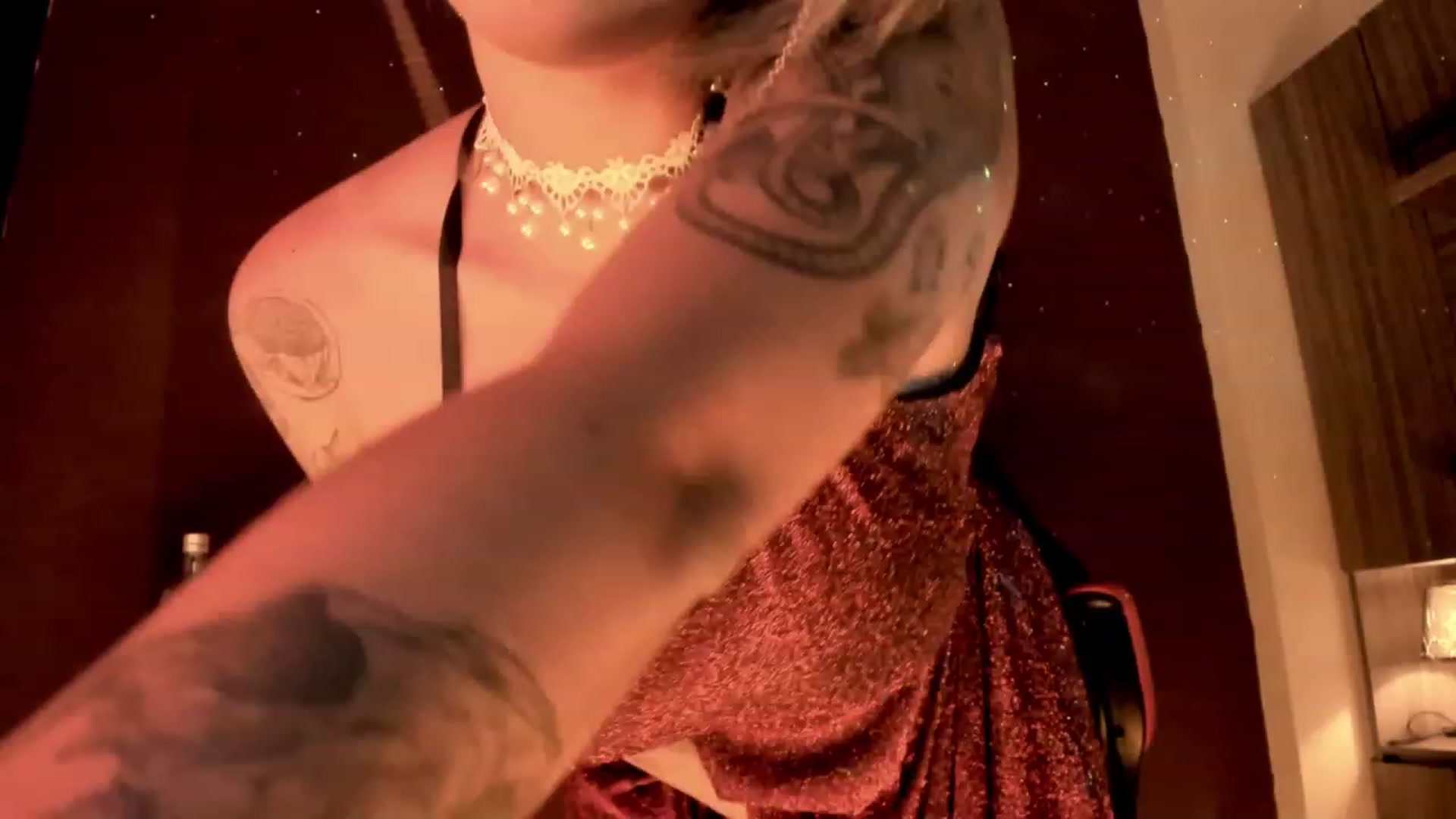 Gallery image thumbnail from AbraxxysRadio's myfreecams stream on, 12/05/2023, 24:54 image 2 of 20
