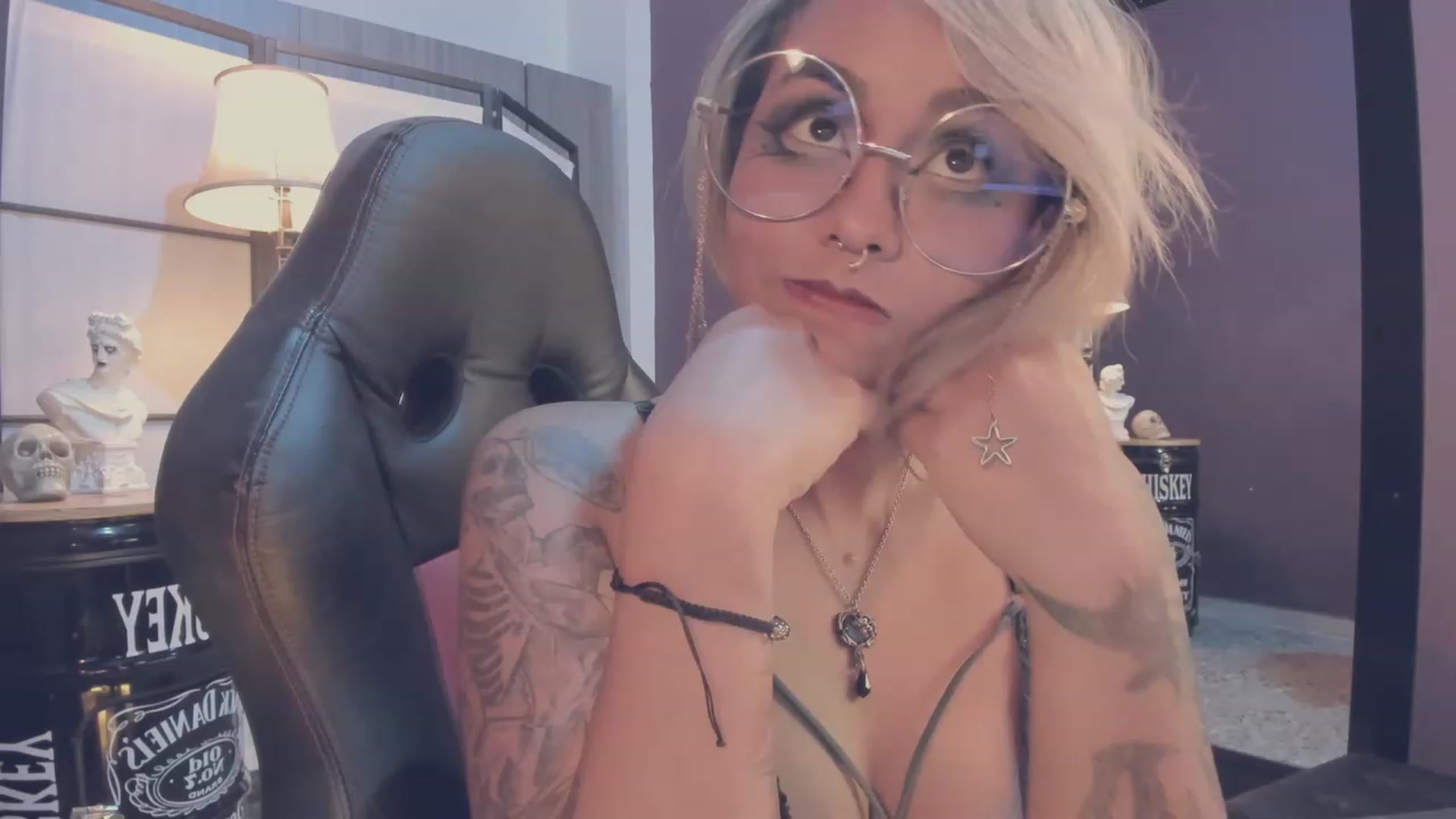 Gallery image thumbnail from AbraxxysRadio's myfreecams stream on, 12/06/2023, 01:10 image 4 of 20