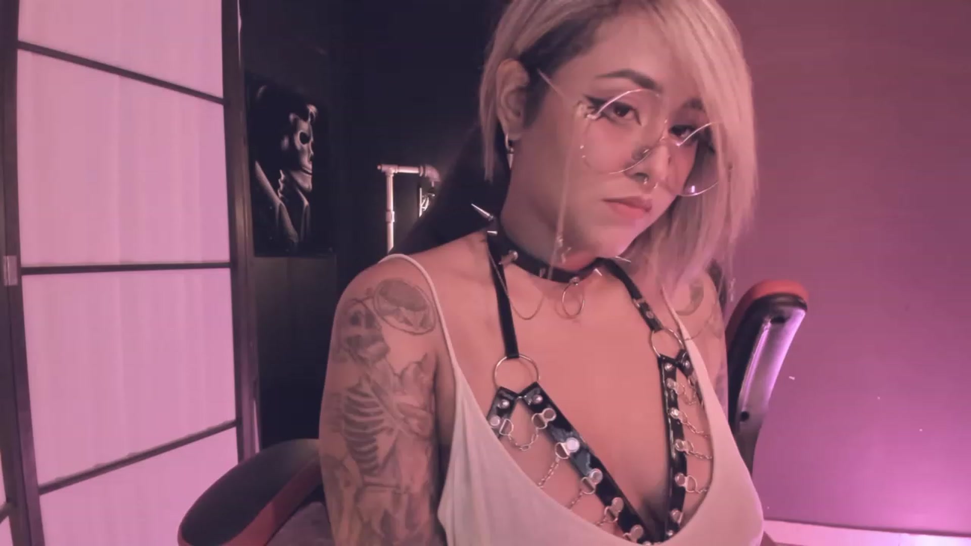 Gallery image thumbnail from AbraxxysRadio's myfreecams stream on, 12/07/2023, 01:08 image 1 of 20