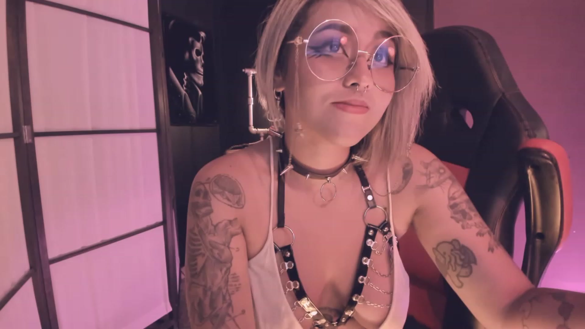 Gallery image thumbnail from AbraxxysRadio's myfreecams stream on, 12/07/2023, 01:08 image 9 of 20