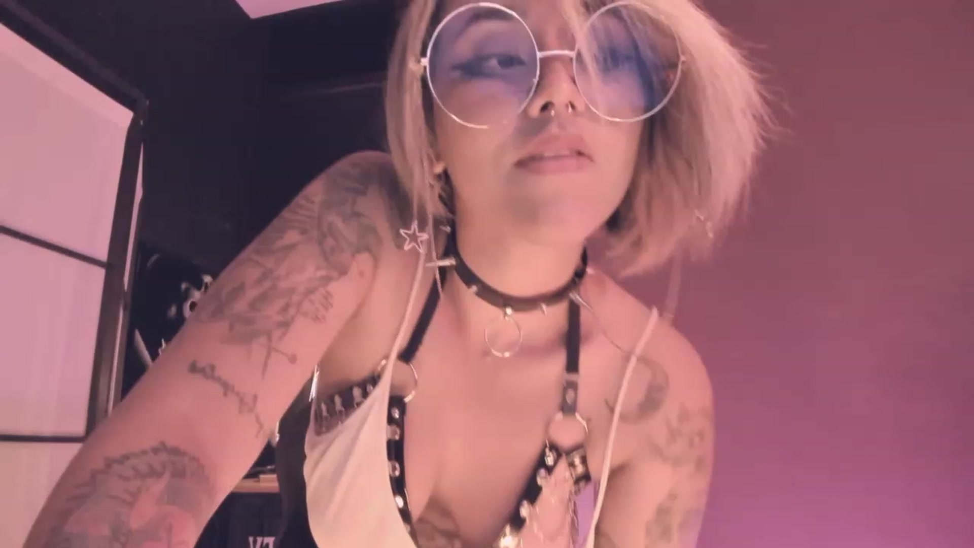 Gallery image thumbnail from AbraxxysRadio's myfreecams stream on, 12/07/2023, 02:28 image 16 of 20