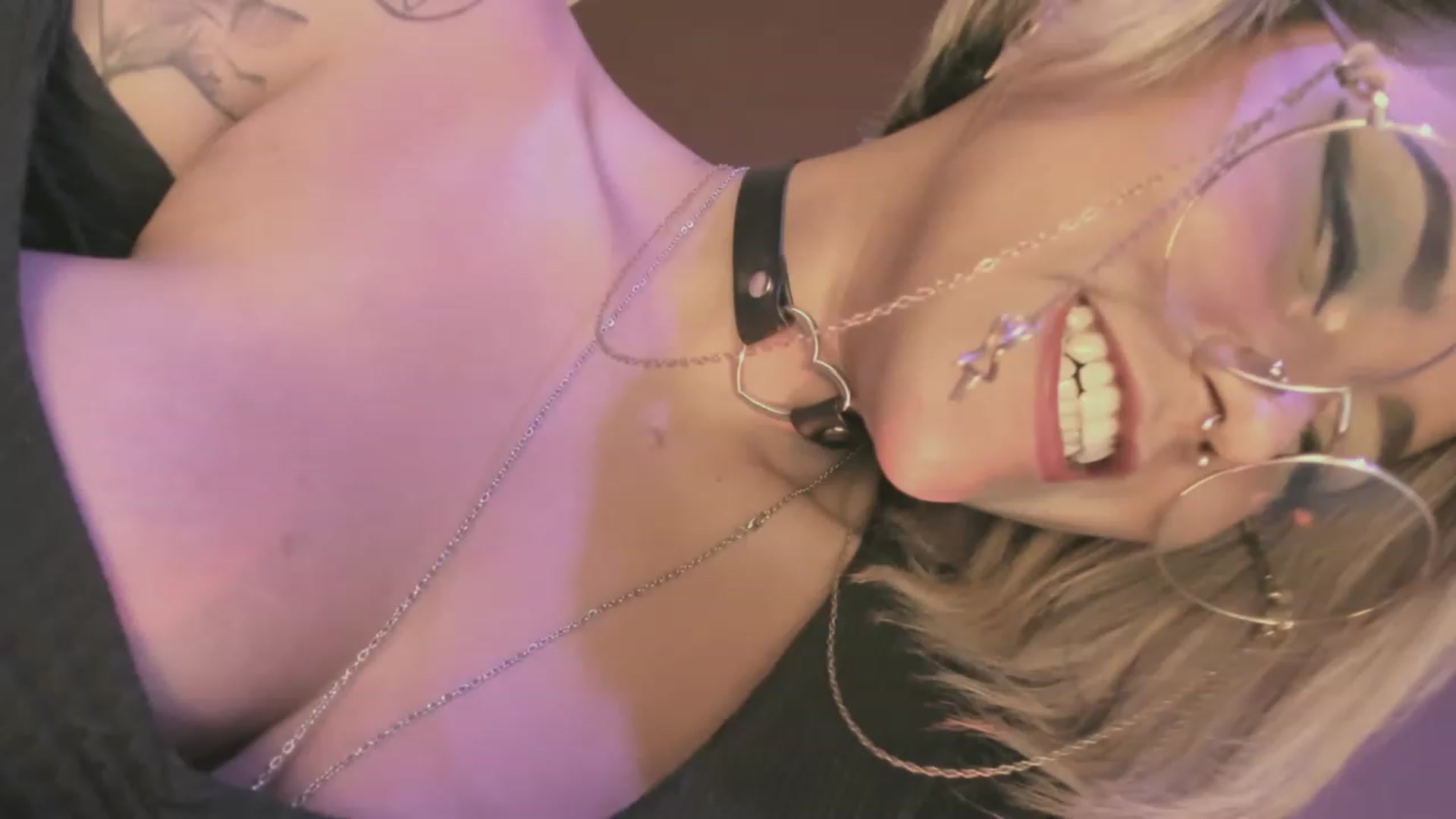 Gallery image thumbnail from AbraxxysRadio's myfreecams stream on, 12/08/2023, 24:10 image 13 of 20