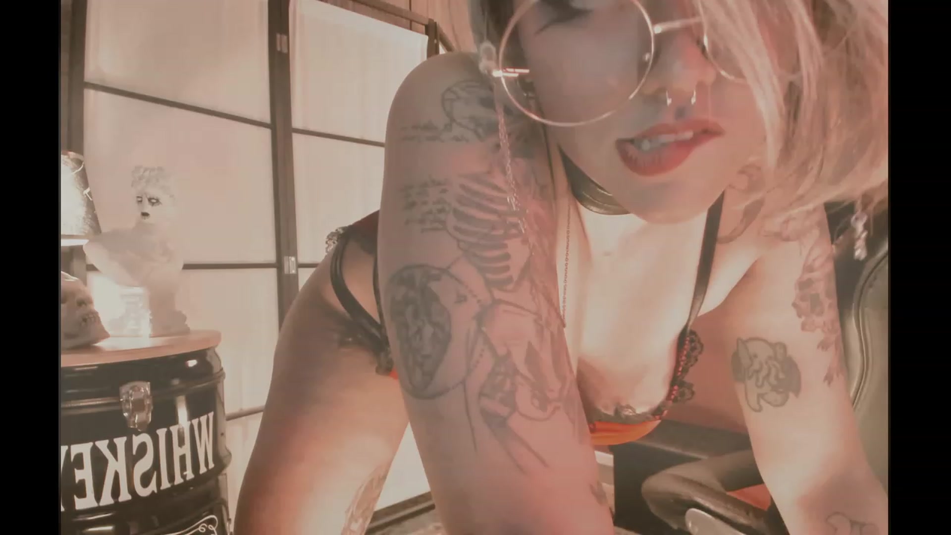 Gallery image thumbnail from AbraxxysRadio's myfreecams stream on, 12/09/2023, 02:19 image 3 of 20