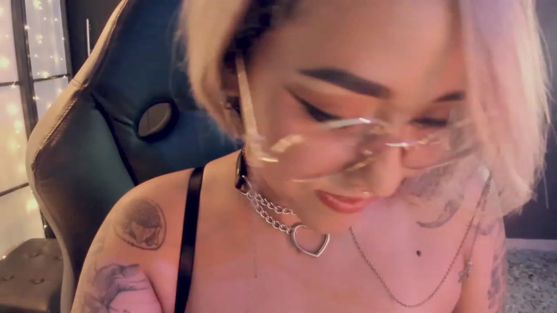 Gallery image thumbnail from AbraxxysRadio's myfreecams stream on, 12/13/2023, 02:05 image 13 of 20