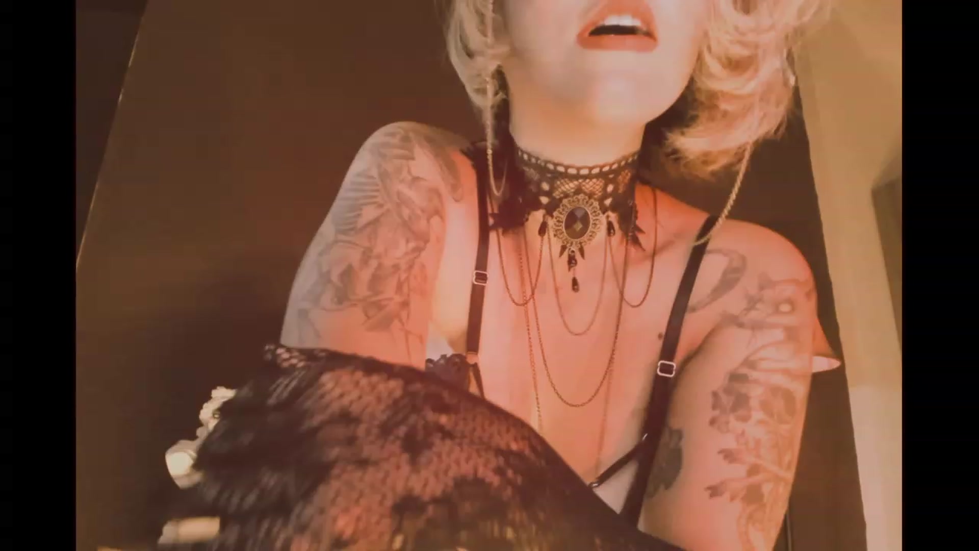 Gallery image thumbnail from AbraxxysRadio's myfreecams stream on, 12/15/2023, 23:59 image 6 of 20